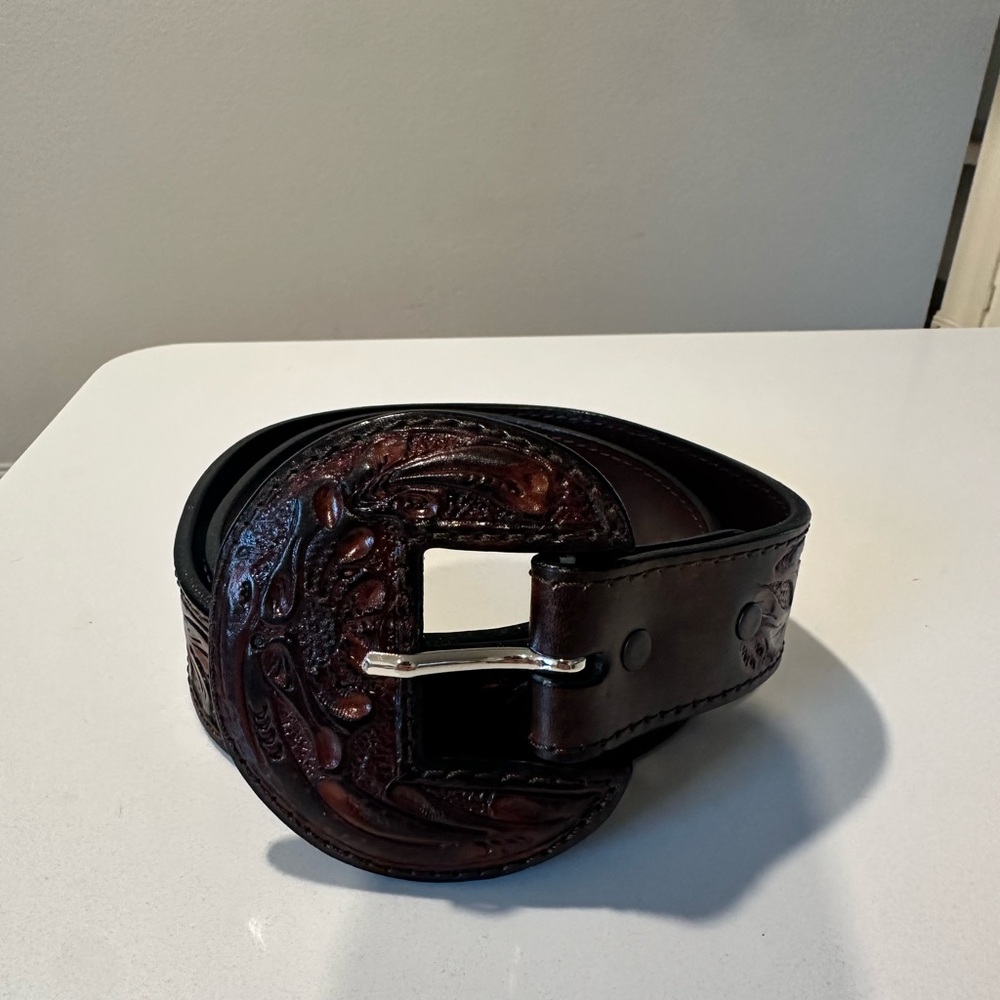 Que Chula Leather Tooled Belt